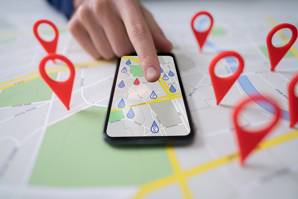 Marketing specialist using Search Engine Optimization tools to generate more website traffic and attract new customers for a local business
